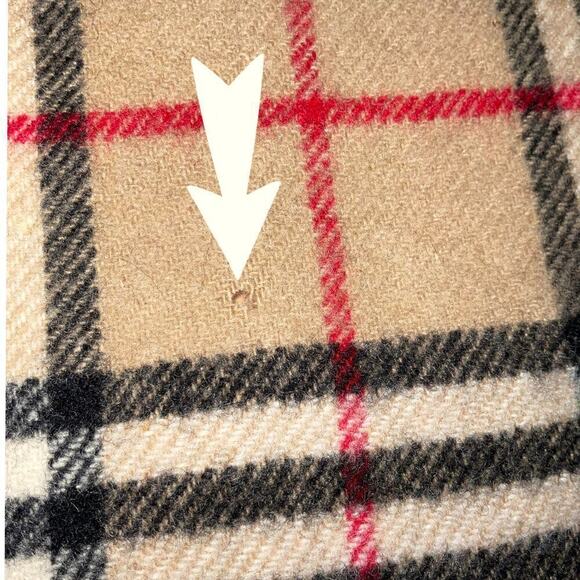 Vintage Burberrys of London Large 100% Lambswool Scarf Made in England - Picture 12 of 14